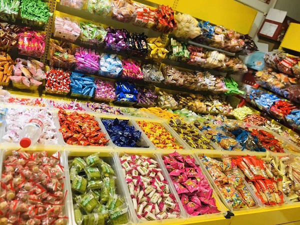 零食店加盟是選擇產品種類廣，還是定向產品的加盟品牌？