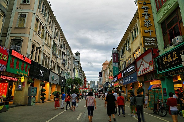 廈門附近鄉(xiāng)鎮(zhèn)開零食店怎么加盟？